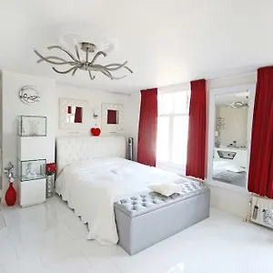  Apartment White Luxury Penthouse In Centre Netherlands